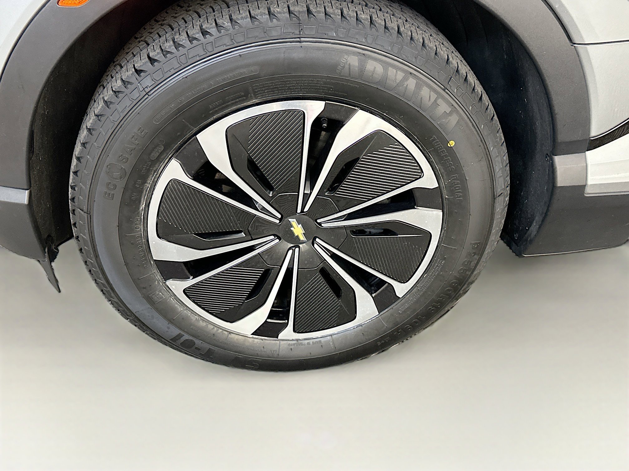 Used 2024 Chevrolet Blazer EV LT image 11