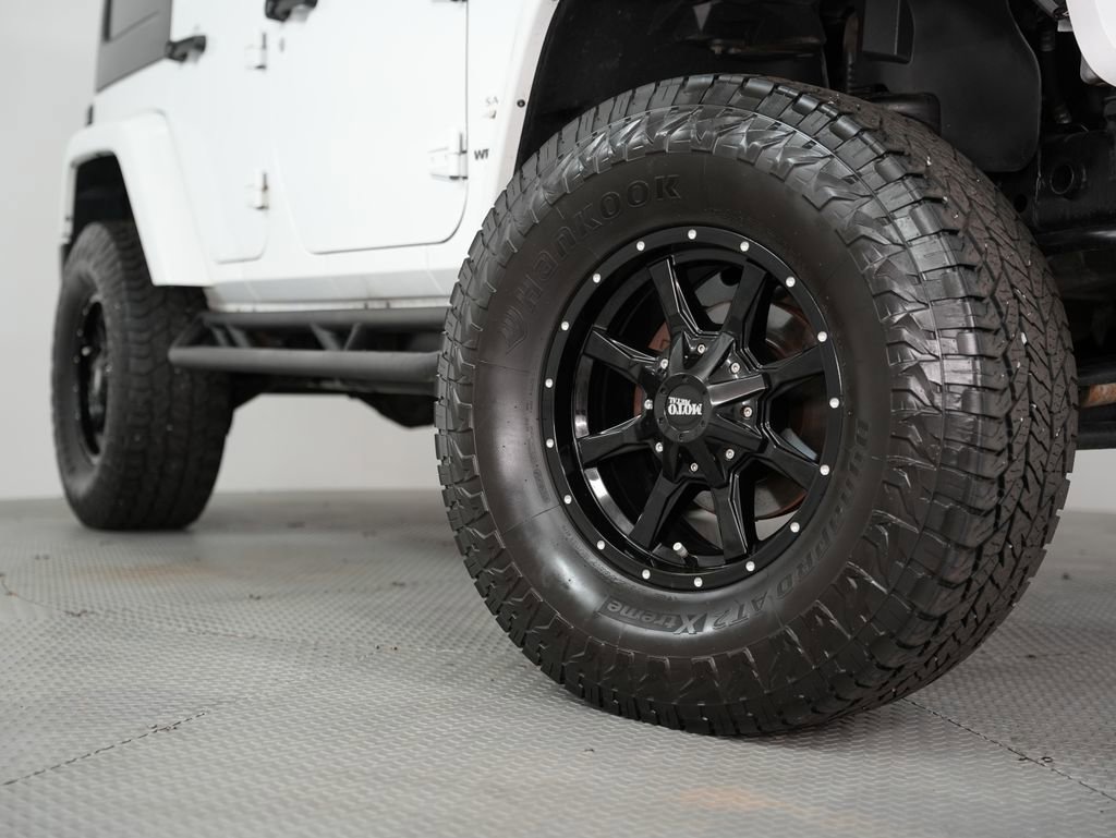 Used 2016 Jeep Wrangler Unlimited Sahara AWD/4WD image 17