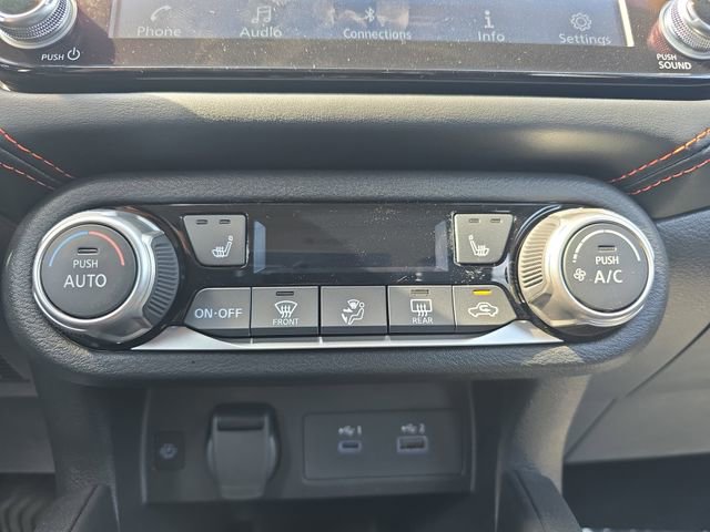 New 2025 Nissan Versa SR w/ Trunk Package FWD image 19