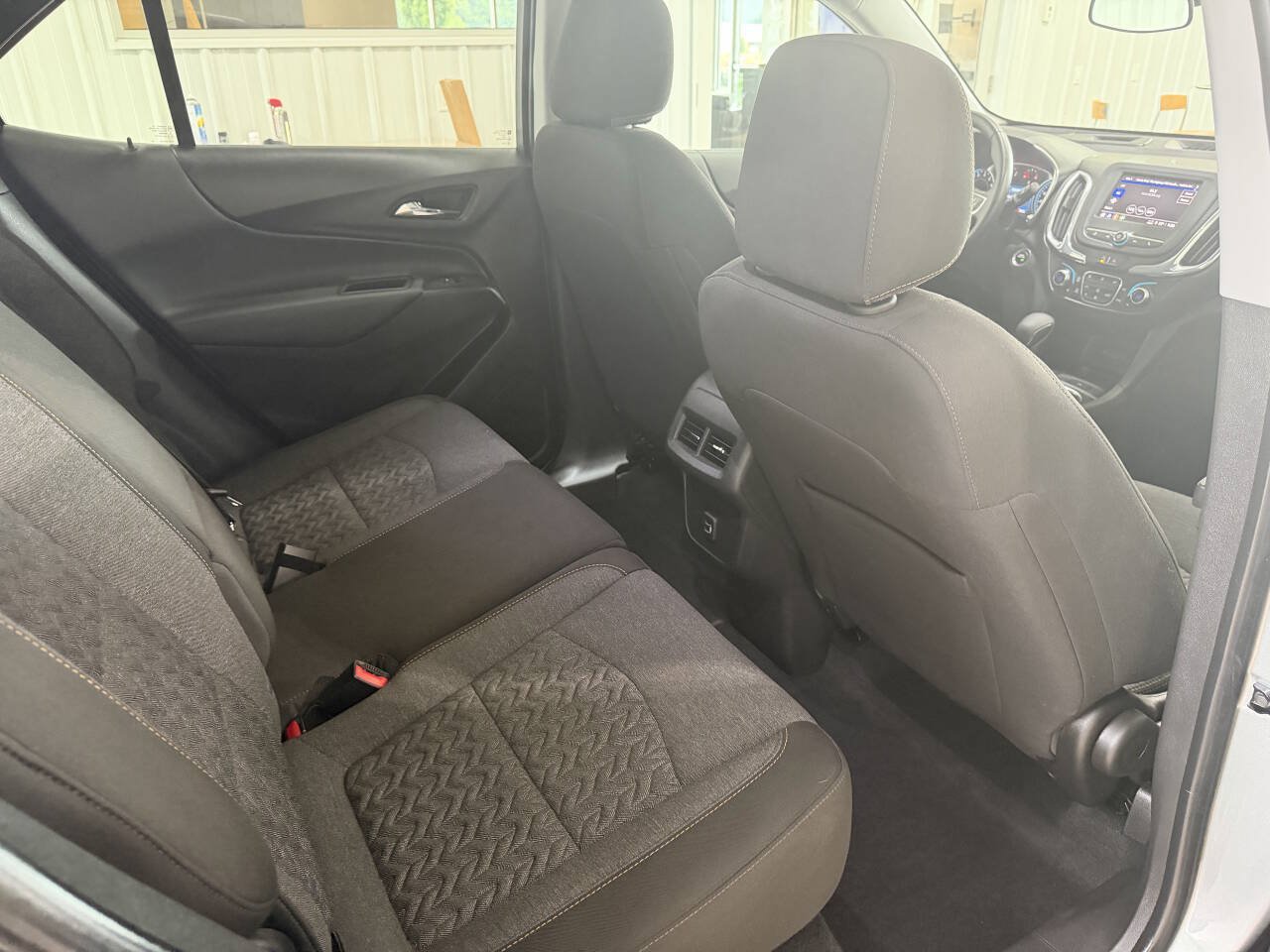 Used 2023 Chevrolet Equinox LT FWD image 25