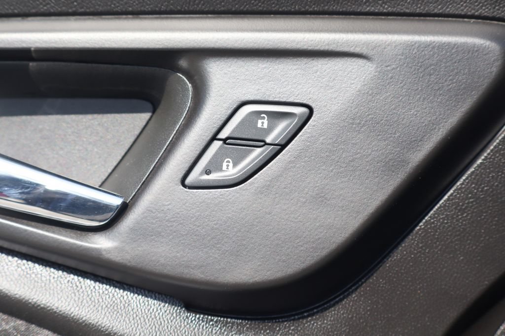 Used 2025 Chevrolet Malibu LT w/ Midnight Edition FWD image 17