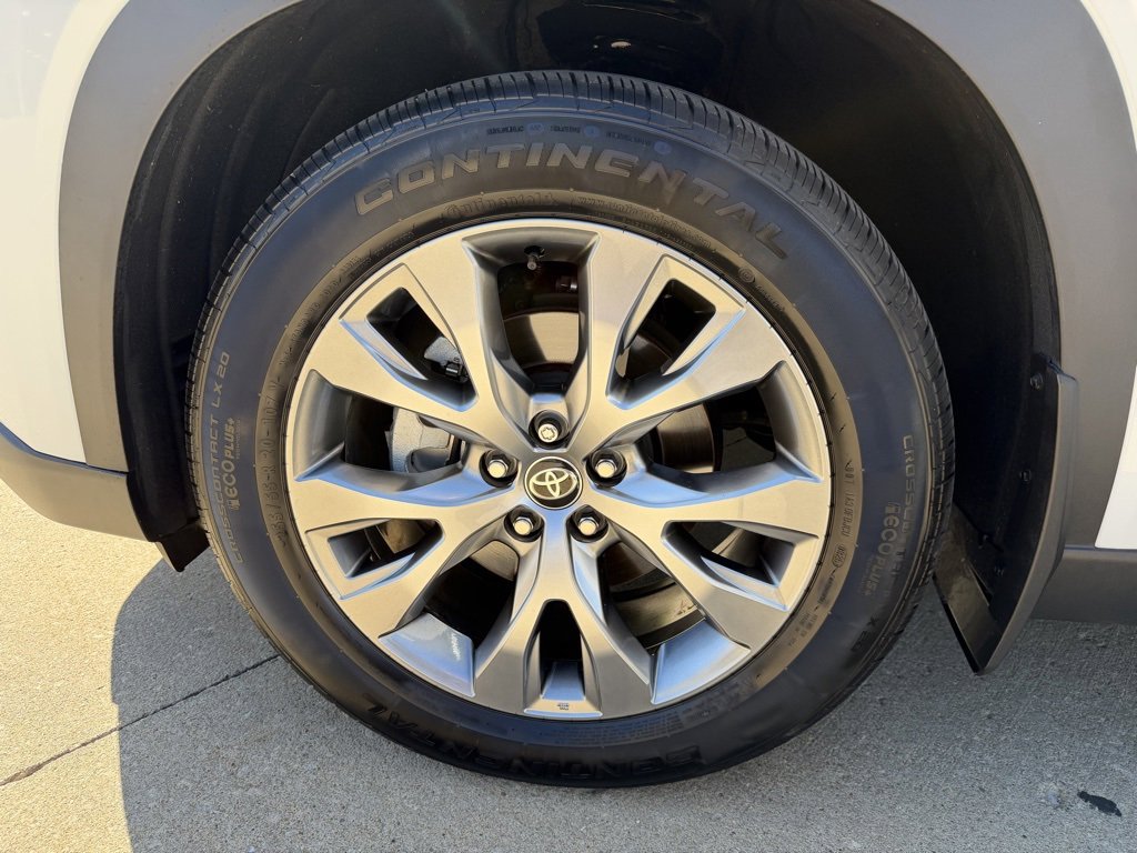Certified 2025 Toyota Grand Highlander AWD image 34