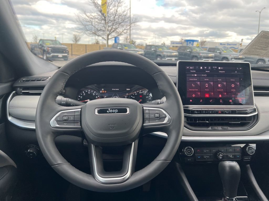 Used 2025 Jeep Compass Limited AWD/4WD image 25