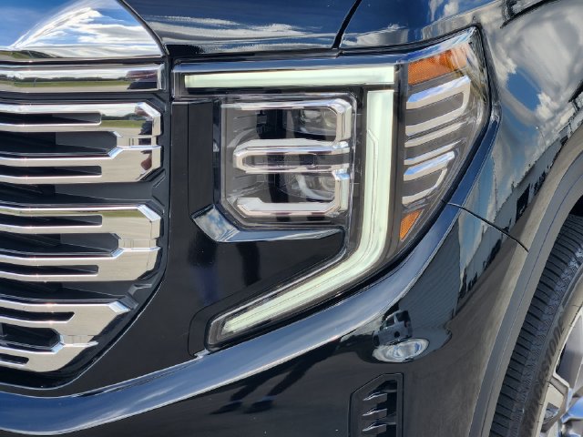 Used 2026 GMC Sierra 1500 Denali w/ Denali Reserve Package AWD/4WD image 9