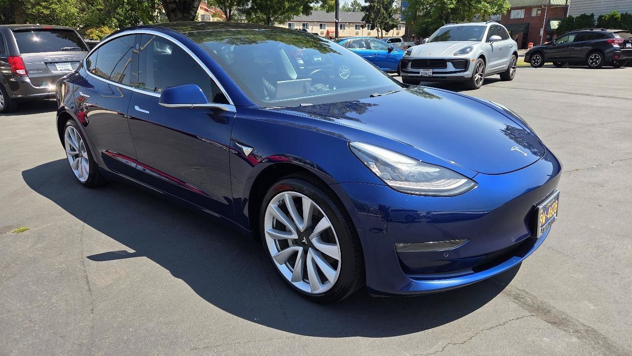 Used 2018 Tesla Model 3 Long Range RWD image 5