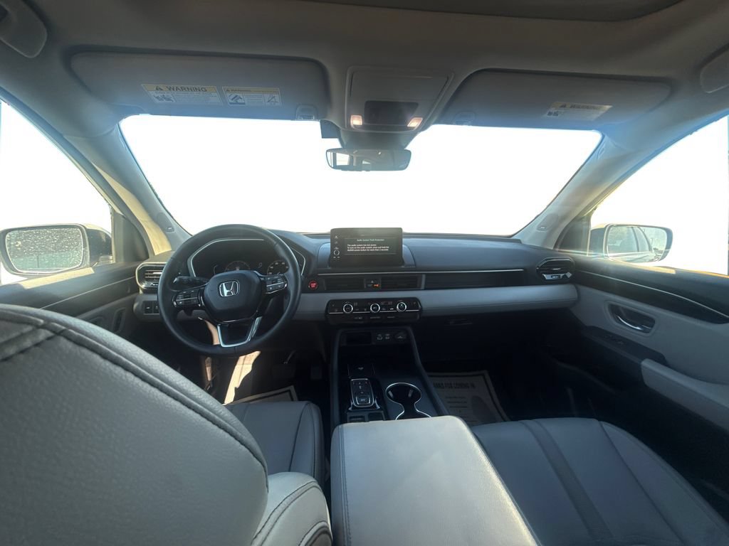 Certified 2023 Honda Pilot Touring image 9