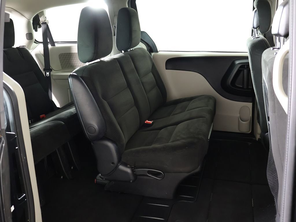 Used 2016 Dodge Grand Caravan American Value Package image 26