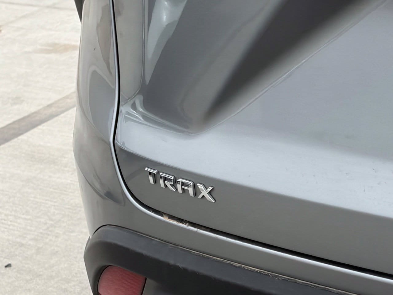 Used 2025 Chevrolet Trax LT FWD image 4