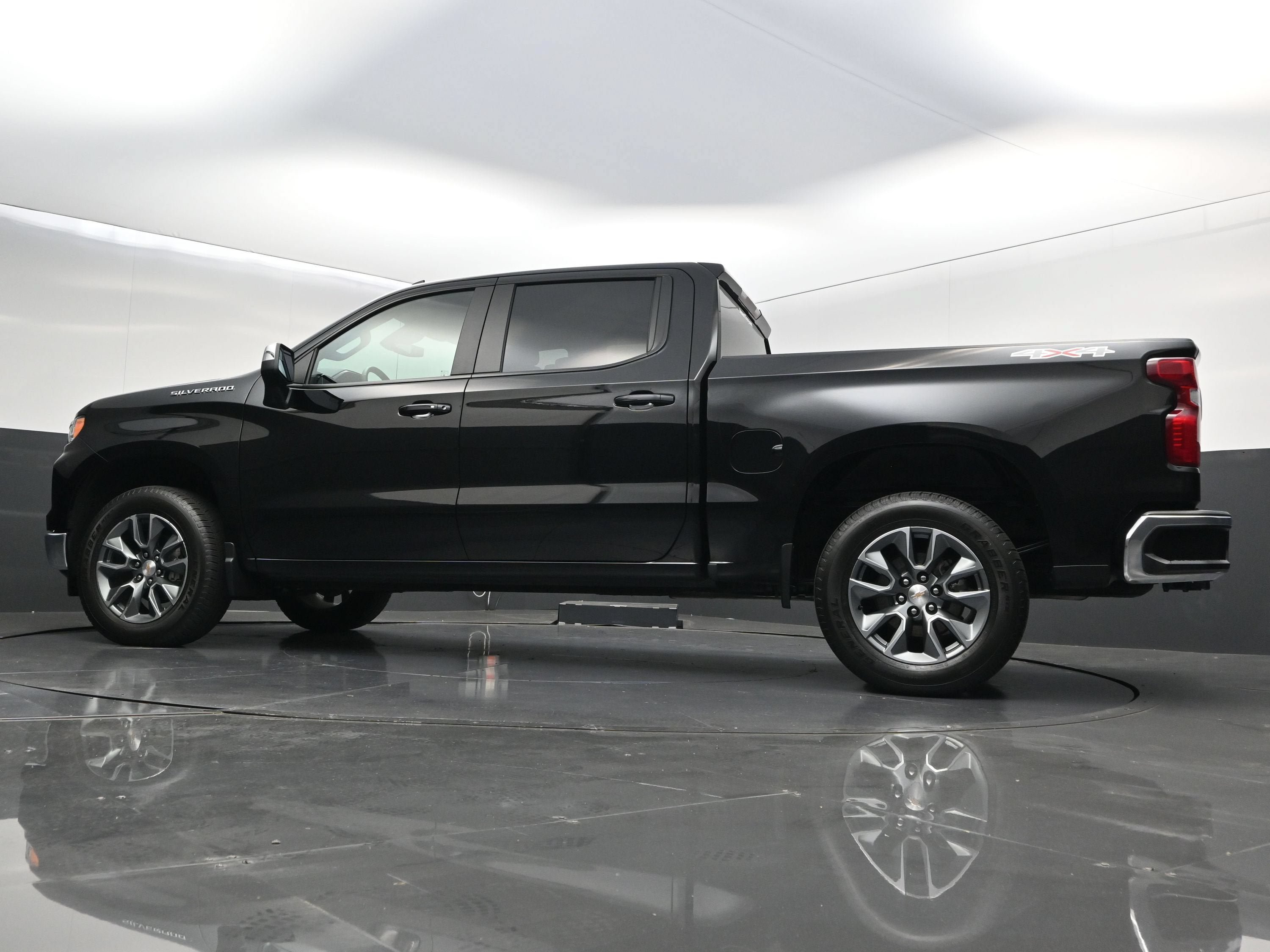Certified 2026 Chevrolet Silverado 1500 LT AWD/4WD image 39