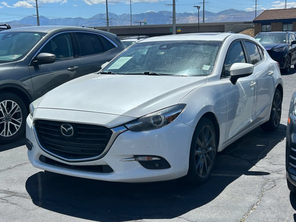 Used 2018 MAZDA MAZDA3 Grand Touring w/ Premium Equipment Package FWD image 4