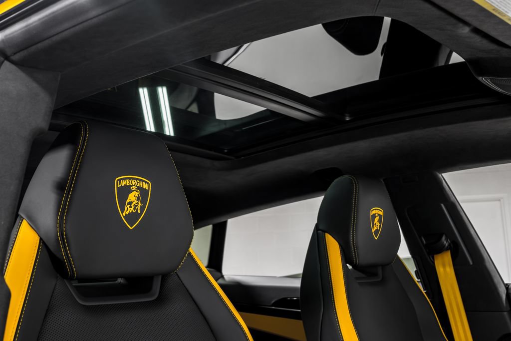 Used 2025 Lamborghini Urus S AWD/4WD image 43