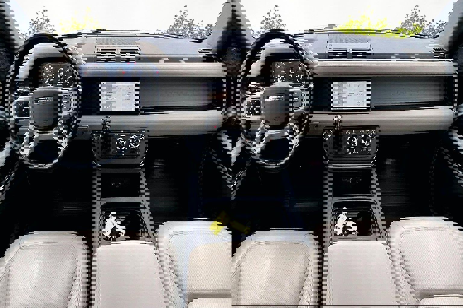 Used 2022 Land Rover Defender 110 SE image 16