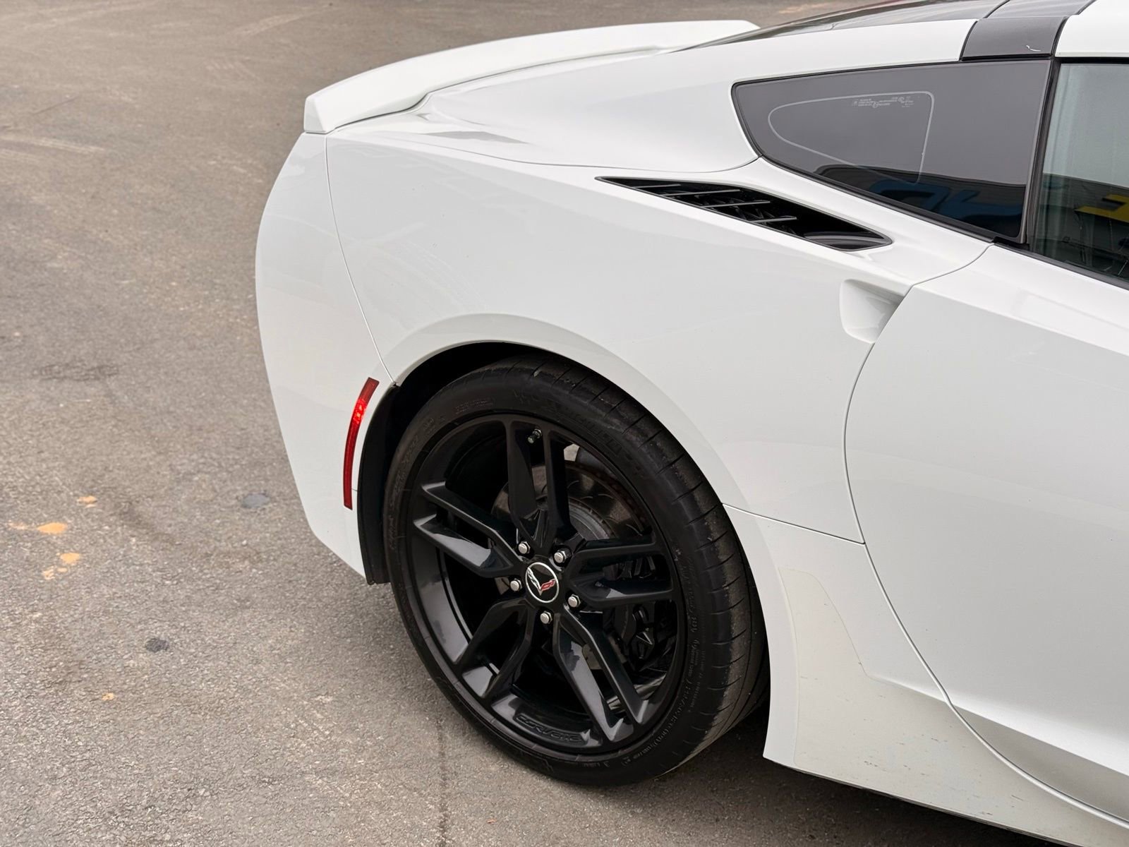 Used 2015 Chevrolet Corvette Stingray Coupe w/ 2LT Preferred Equipment Group image 19