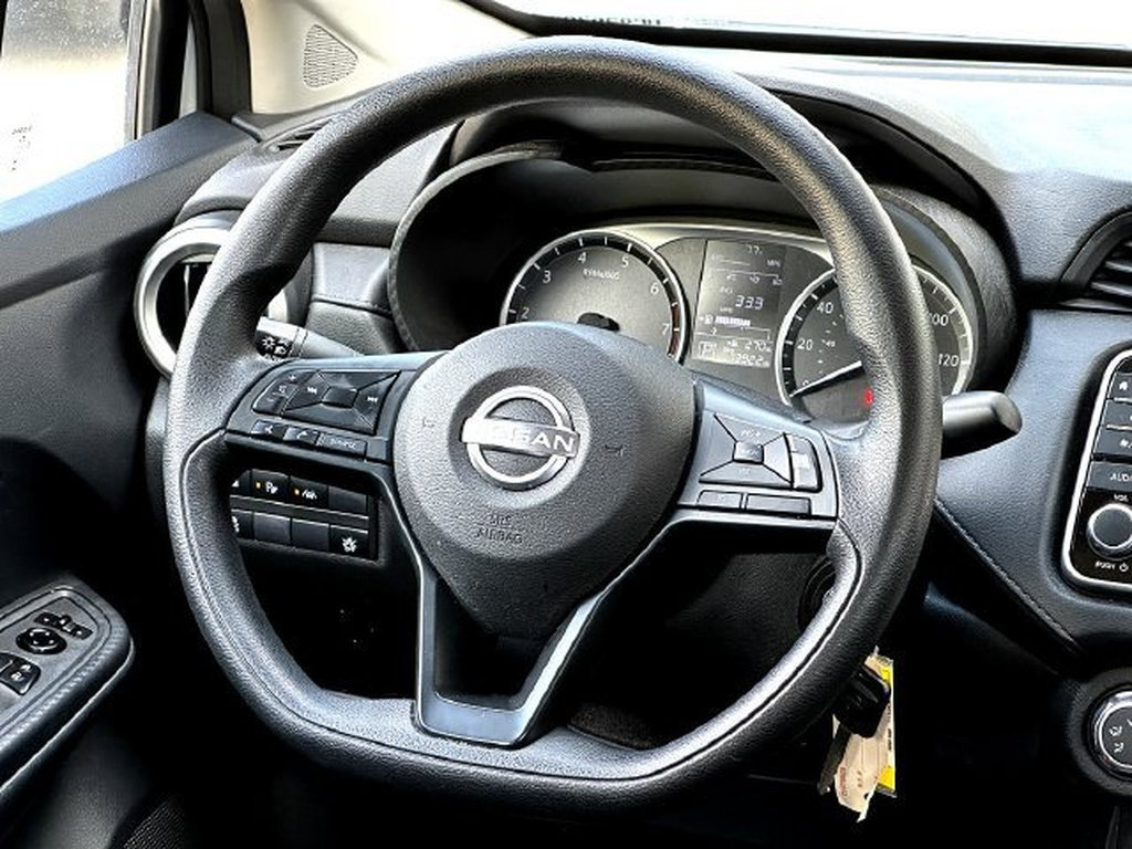 Used 2025 Nissan Versa S FWD image 29