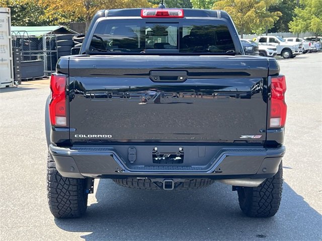 Used 2024 Chevrolet Colorado ZR2 w/ Technology Package image 12