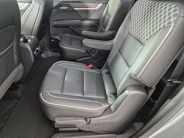 Used 2025 GMC Acadia Denali FWD image 27