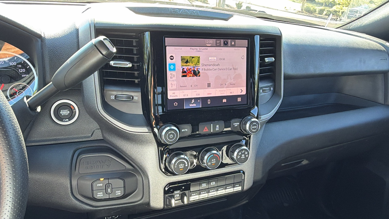 New 2026 RAM 5500 Tradesman w/ Chrome Appearance Group AWD/4WD image 27