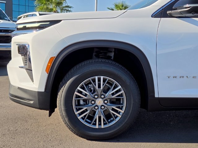 New 2027 Chevrolet Traverse LT w/ Driver Confidence Package FWD image 5