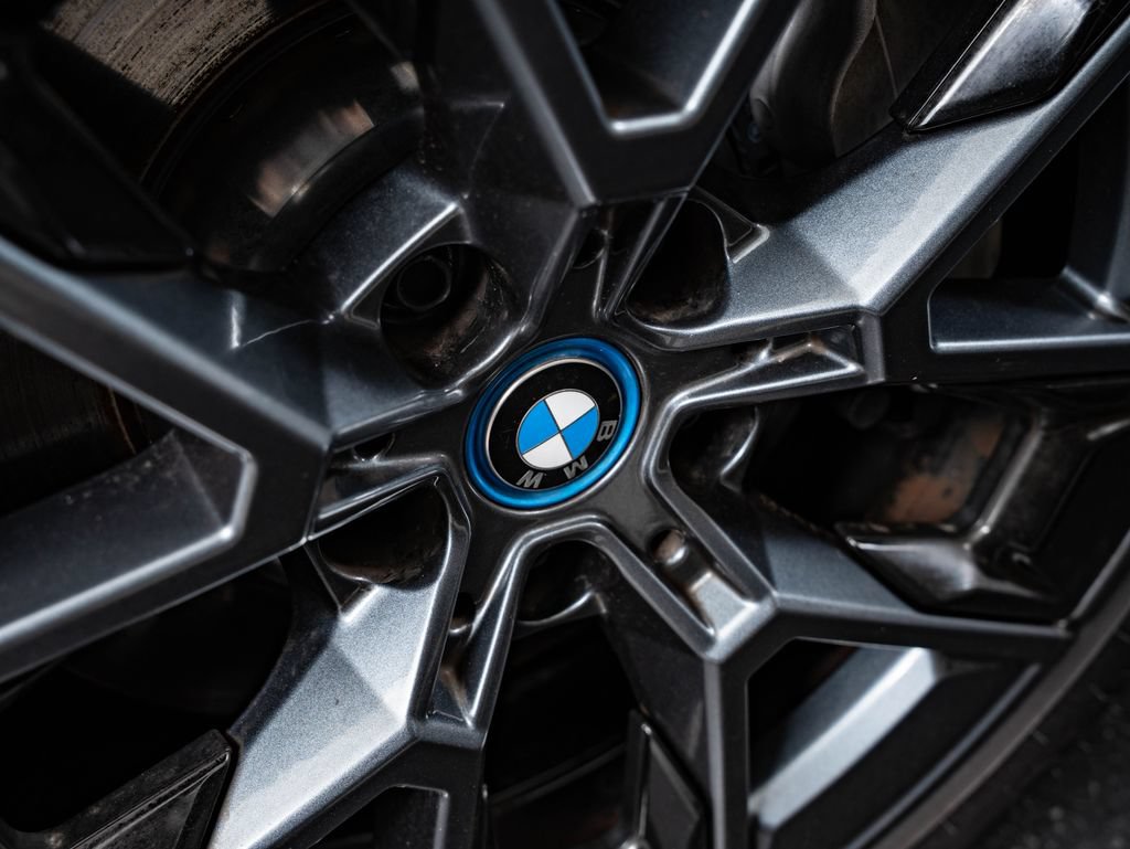 Used 2023 BMW i4 eDrive35 w/ Premium Package RWD image 8