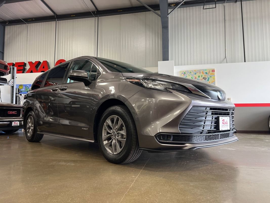 Used 2021 Toyota Sienna LE image 55