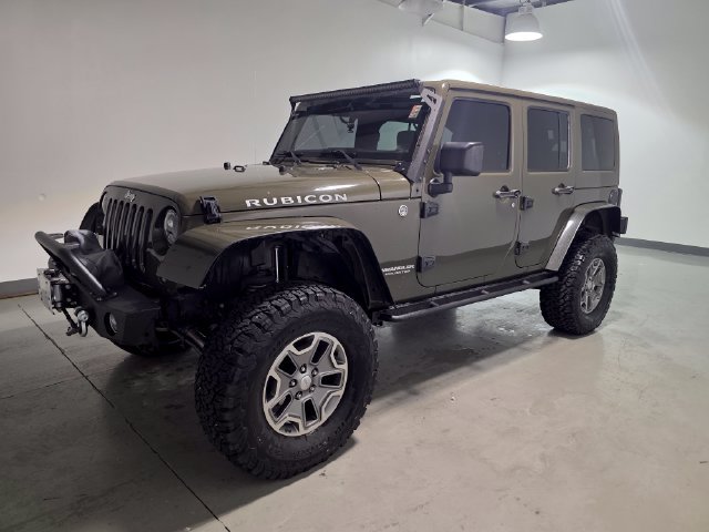 Used 2015 Jeep Wrangler Unlimited Rubicon w/ Max Tow Package AWD/4WD image 3