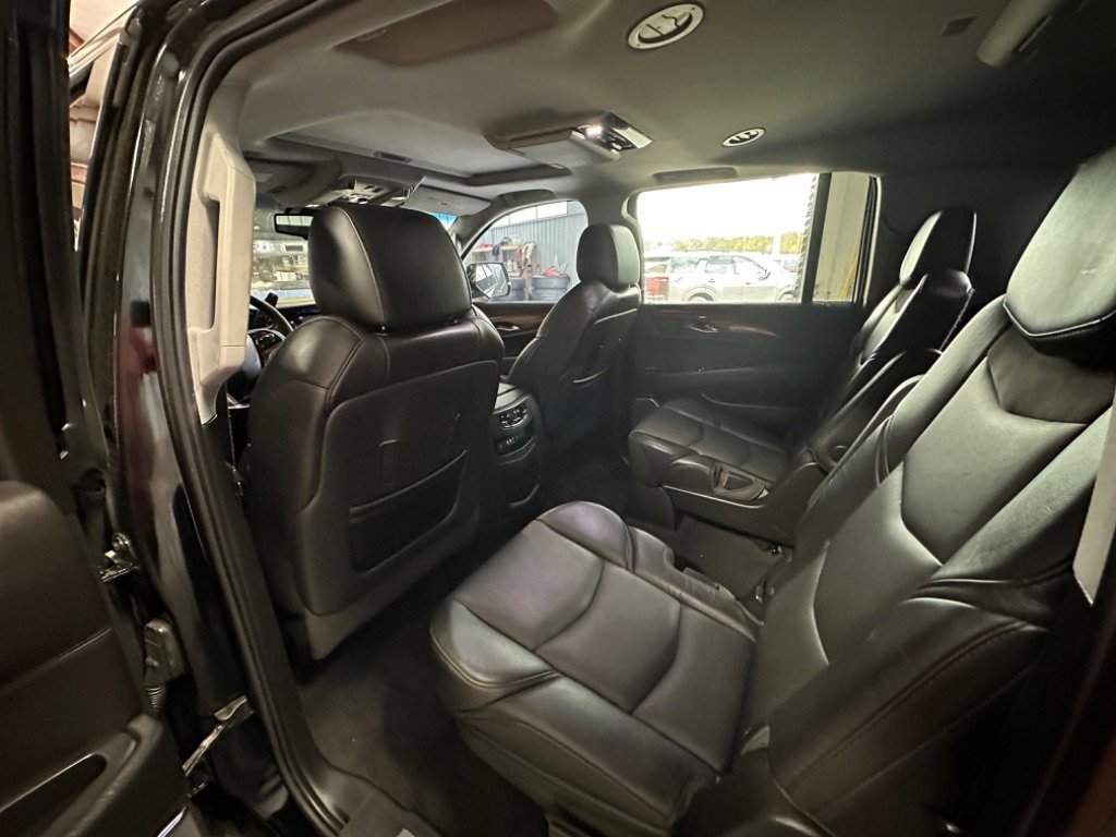 Used 2015 Cadillac Escalade ESV Premium AWD/4WD image 6