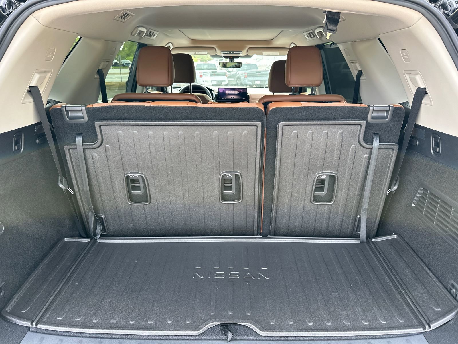 New 2026 Nissan Pathfinder Platinum image 17