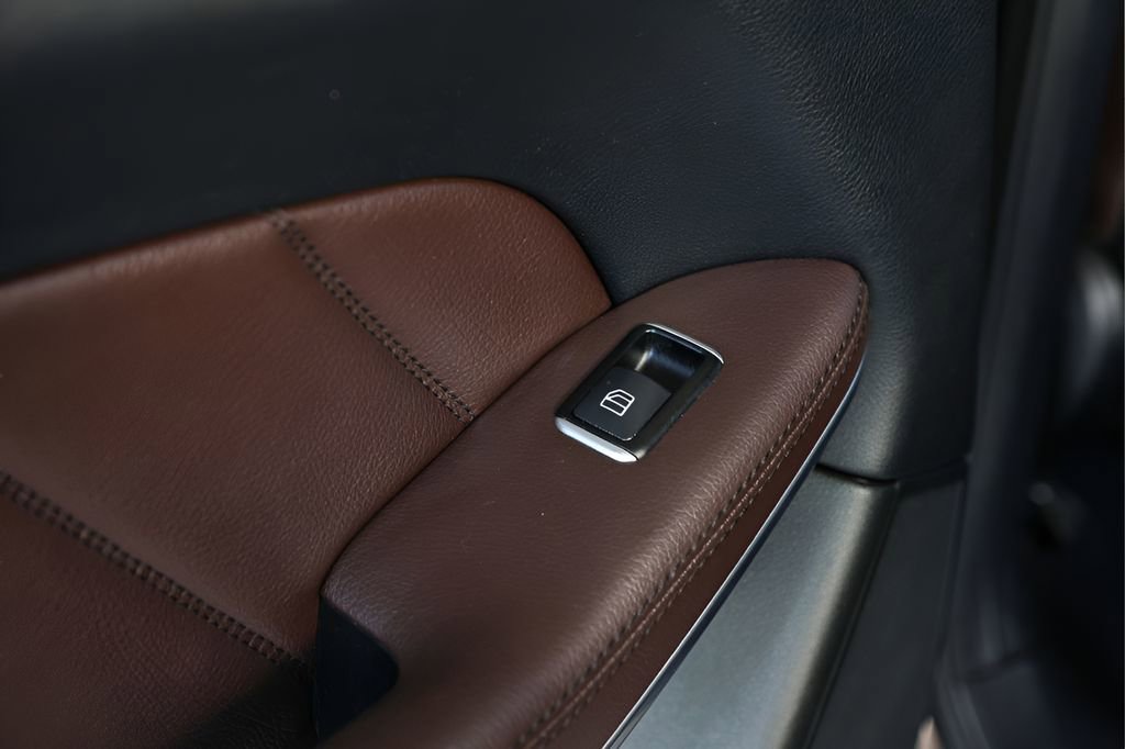 Used 2013 Mercedes-Benz GL 550 4MATIC image 48
