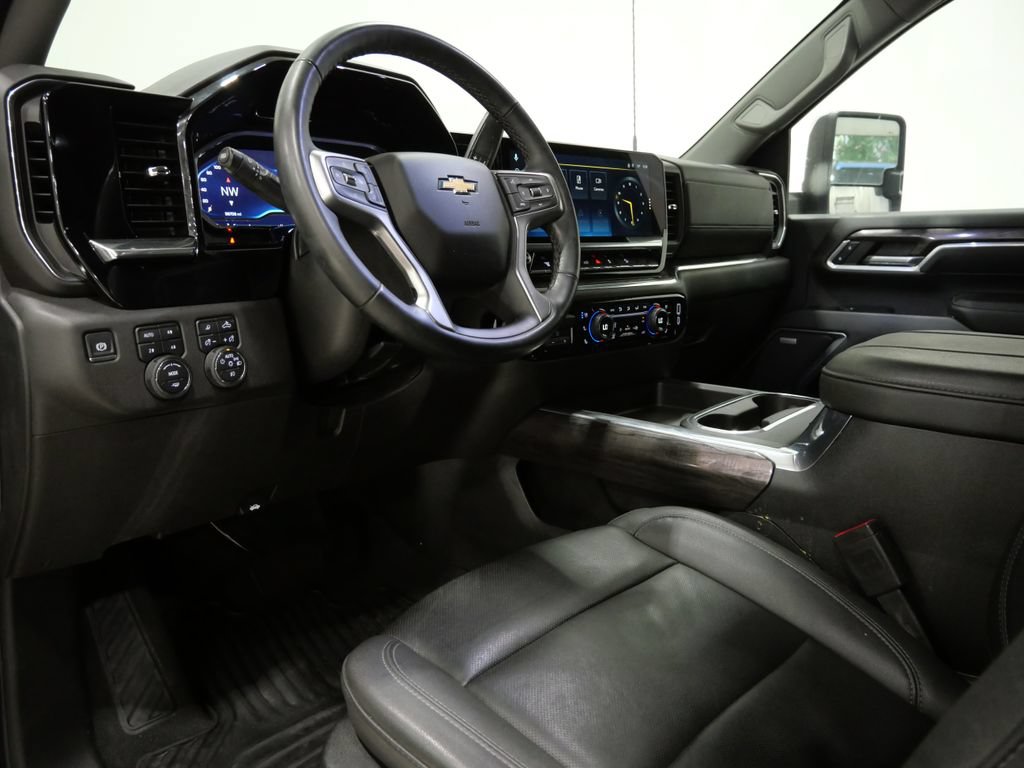 Used 2024 Chevrolet Silverado 2500 LTZ w/ LTZ Plus Package AWD/4WD image 10