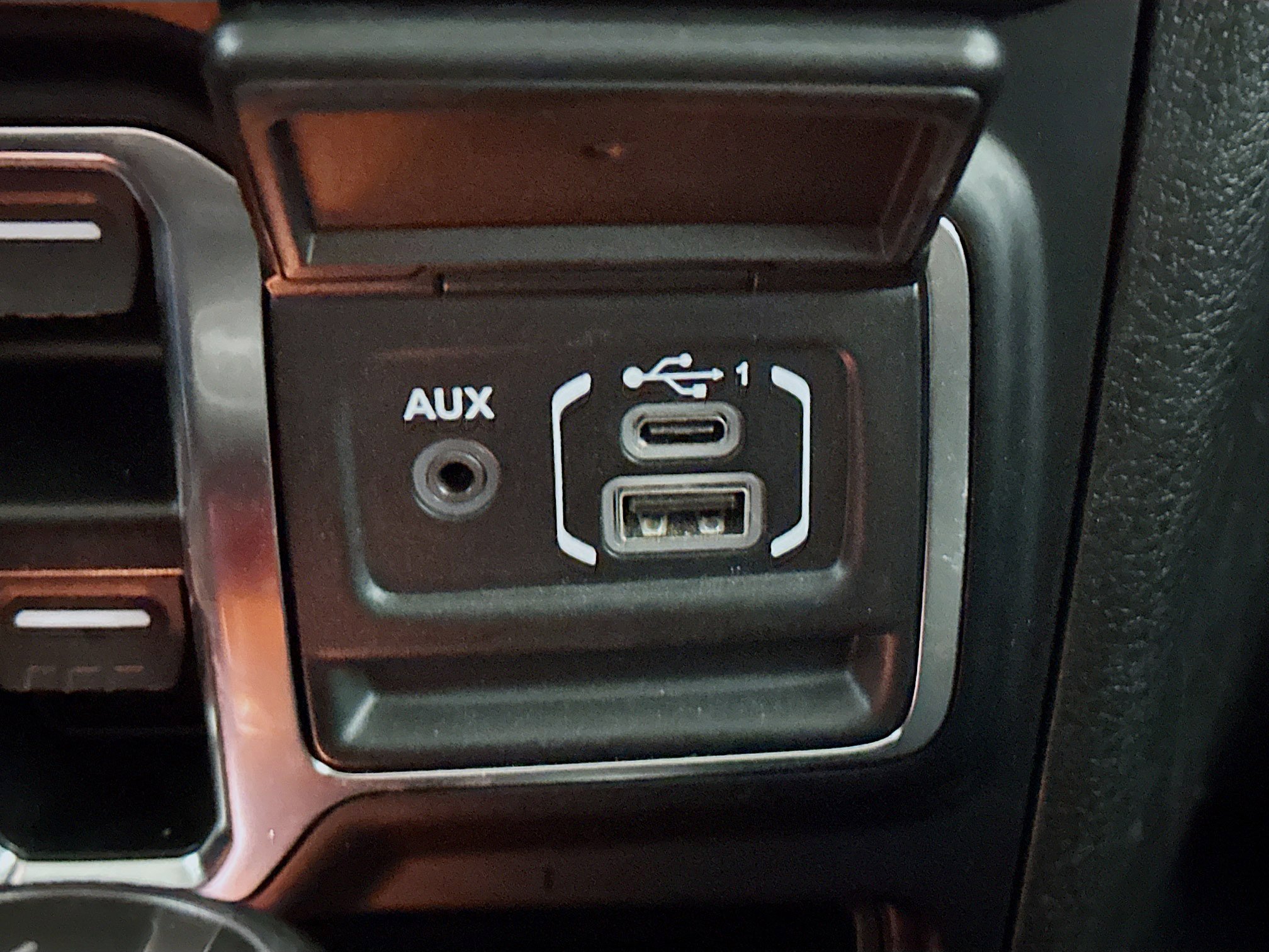 Used 2024 Jeep Wrangler Unlimited AWD/4WD image 25