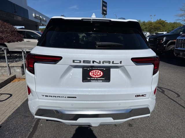 New 2026 GMC Terrain Denali w/ LPO, Floor Liner Package image 8