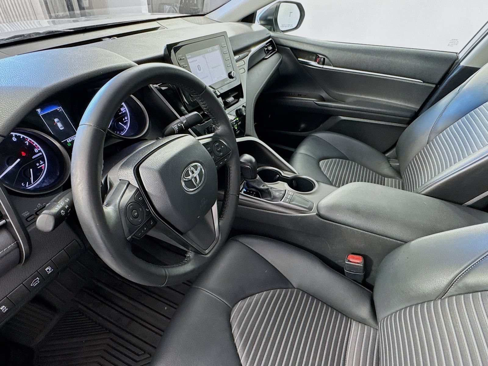 Certified 2022 Toyota Camry SE FWD image 8