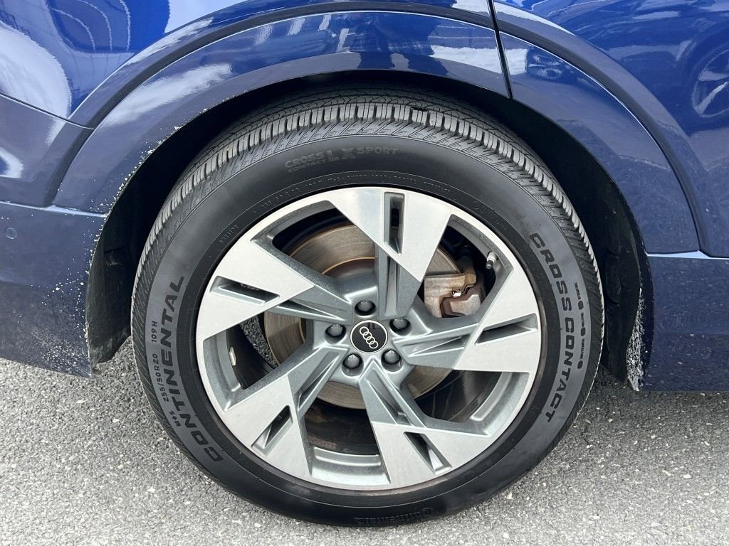 Certified 2022 Audi e-tron Premium w/ Convenience Plus Package image 11