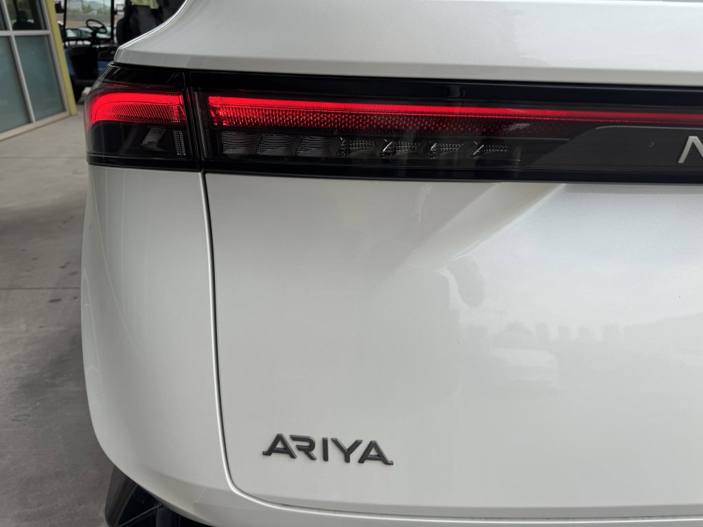 Used 2024 Nissan Ariya FWD image 14