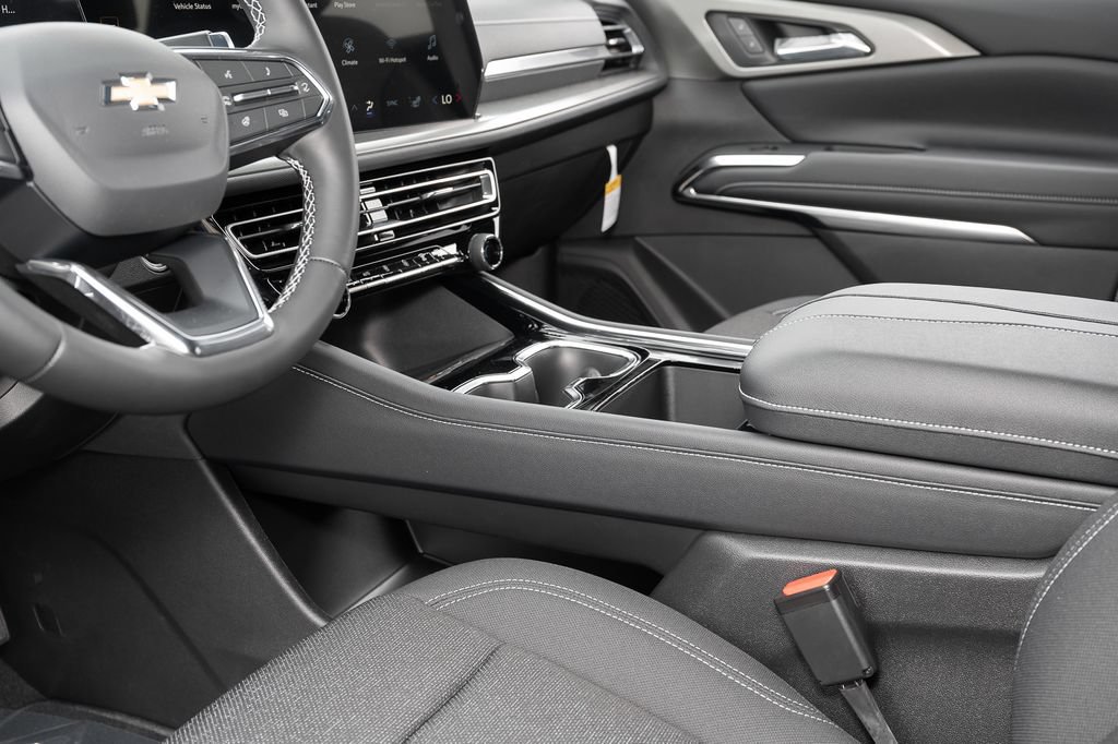 New 2026 Chevrolet Traverse LT FWD image 30