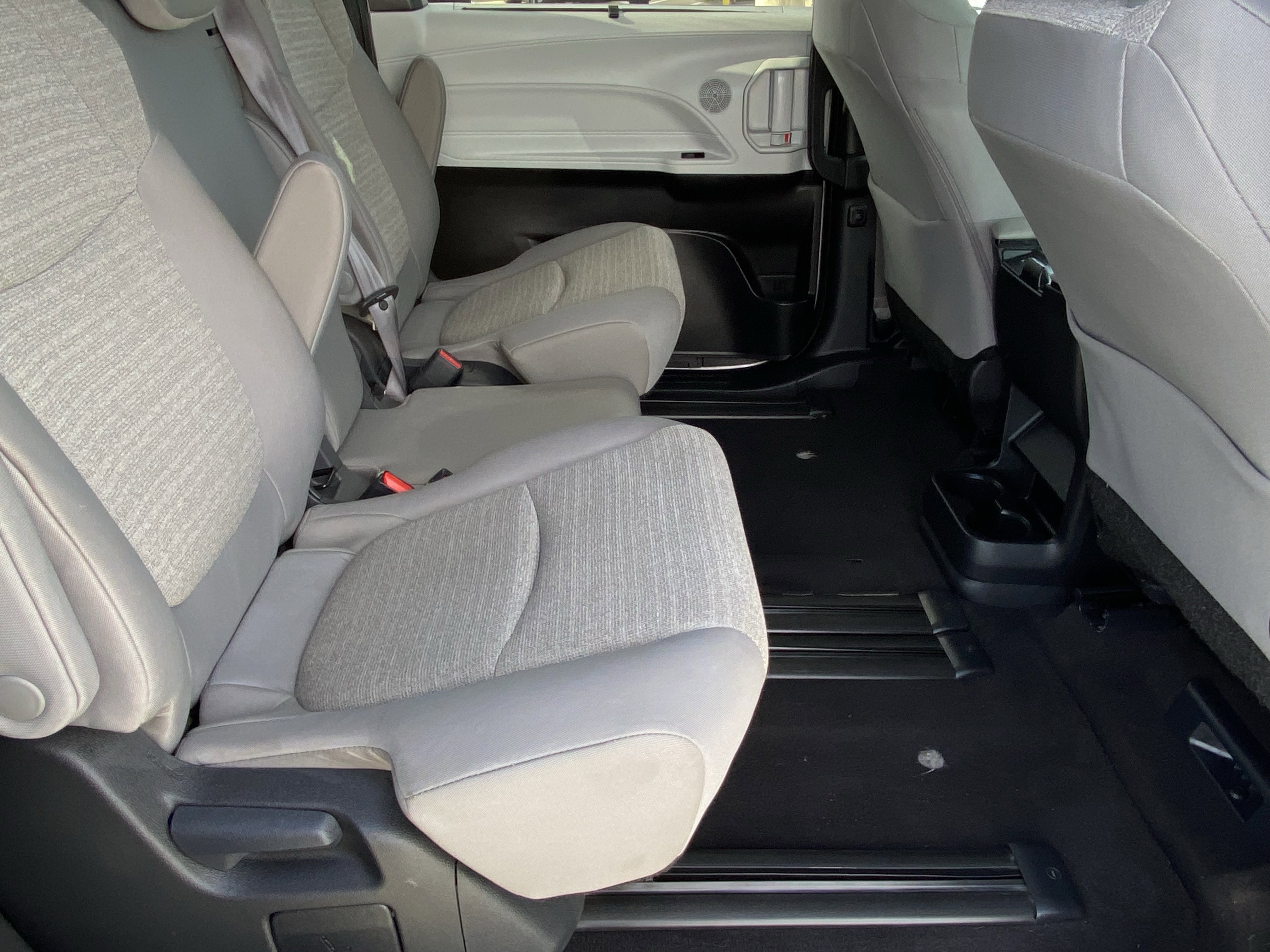 Certified 2025 Toyota Sienna LE FWD image 12
