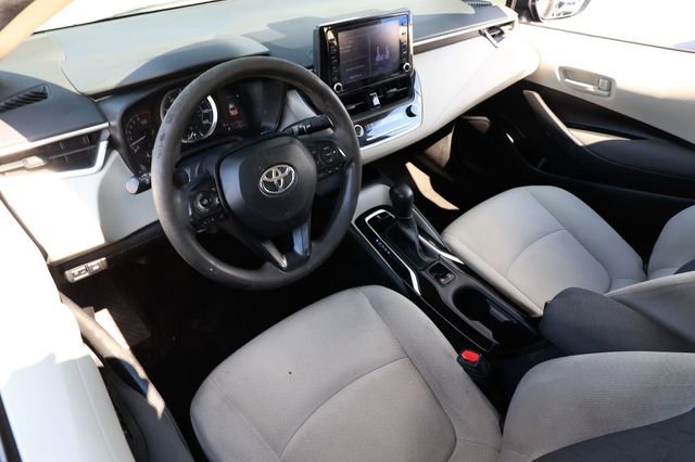 Used 2022 Toyota Corolla LE image 4