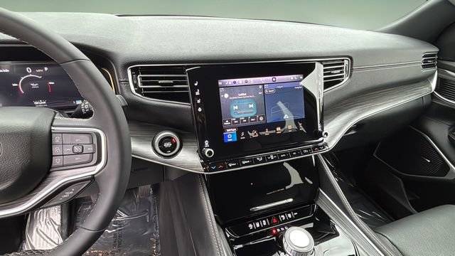 Used 2024 Jeep Wagoneer Series II w/ Premium Group I image 10