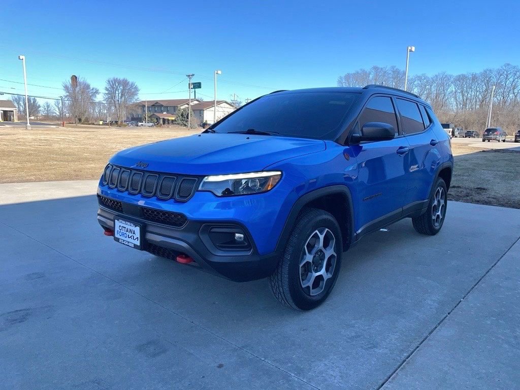 Used 2022 Jeep Compass Trailhawk w/ Trailhawk Elite Group AWD/4WD image 2