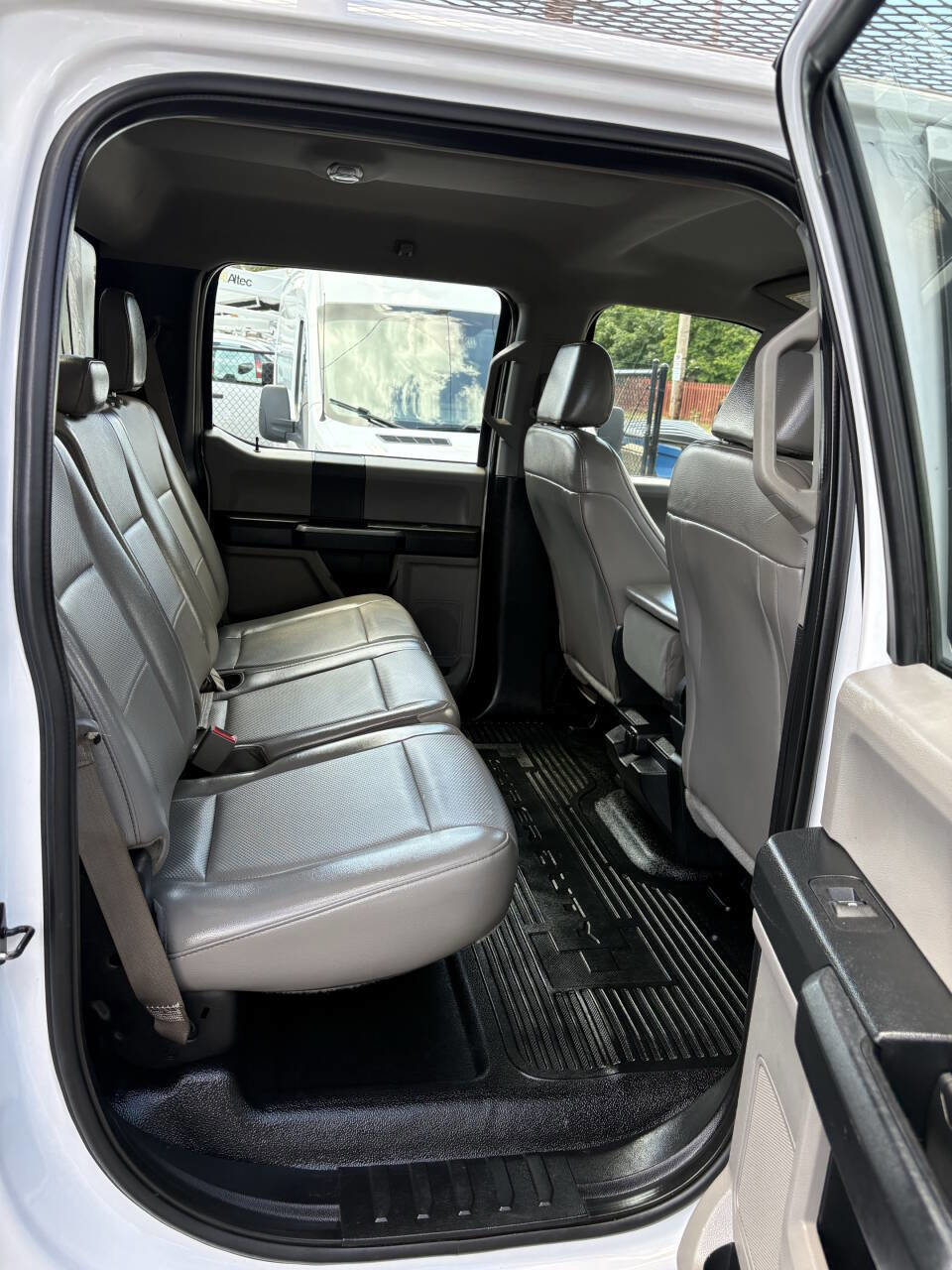 Used 2018 Ford F550 4x4 Crew Cab Super Duty image 28