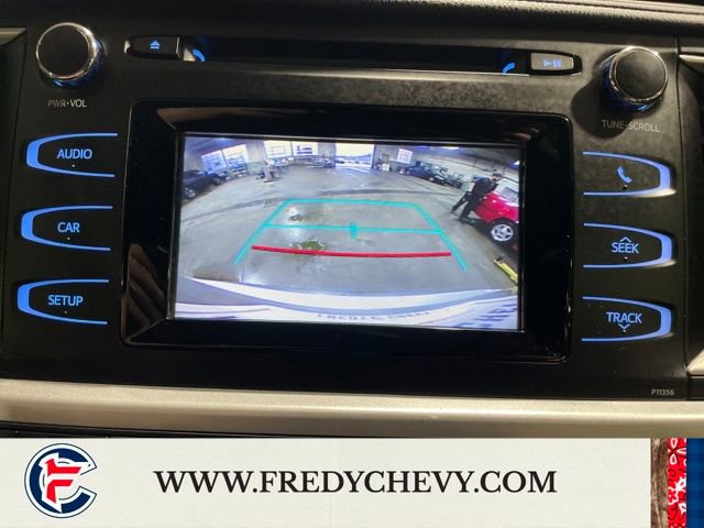 Used 2017 Toyota Highlander LE image 29