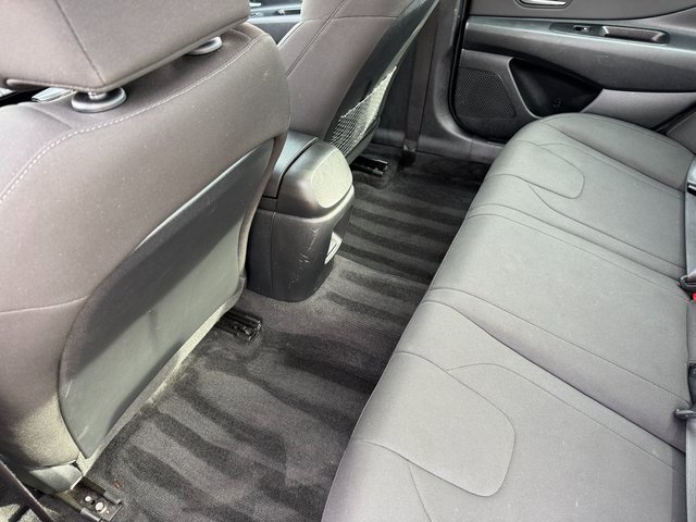Used 2025 Hyundai Elantra SEL image 16