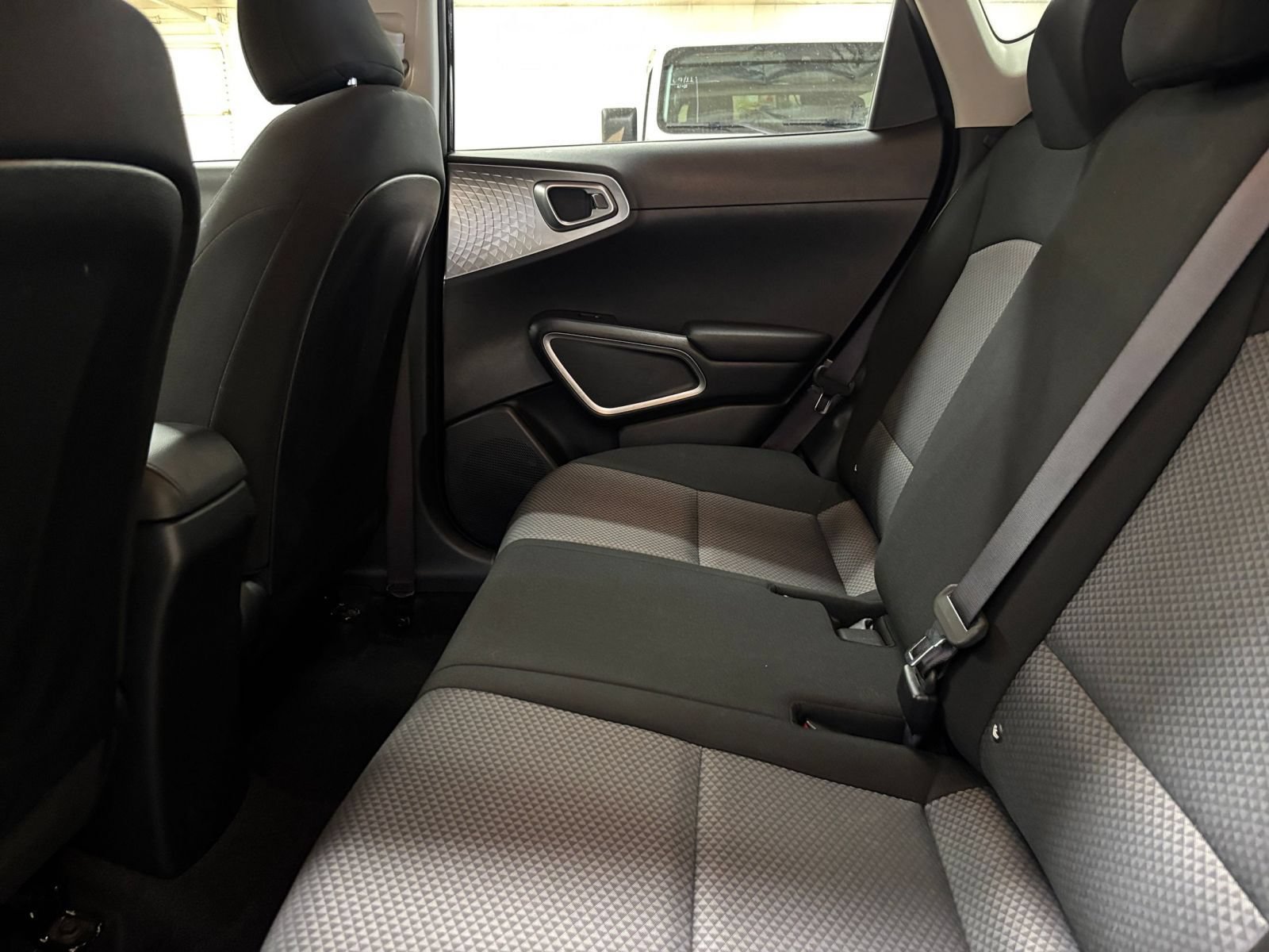 Used 2025 Kia Soul LX w/ LX Technology Package FWD image 22
