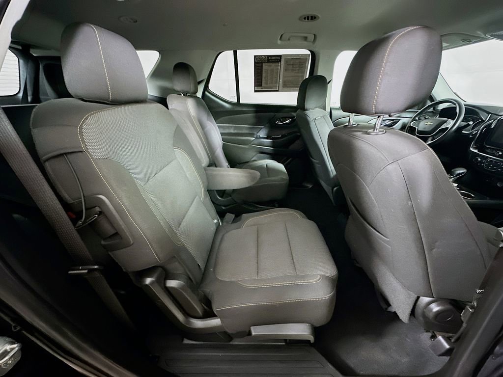 Used 2021 Chevrolet Traverse LT FWD image 11