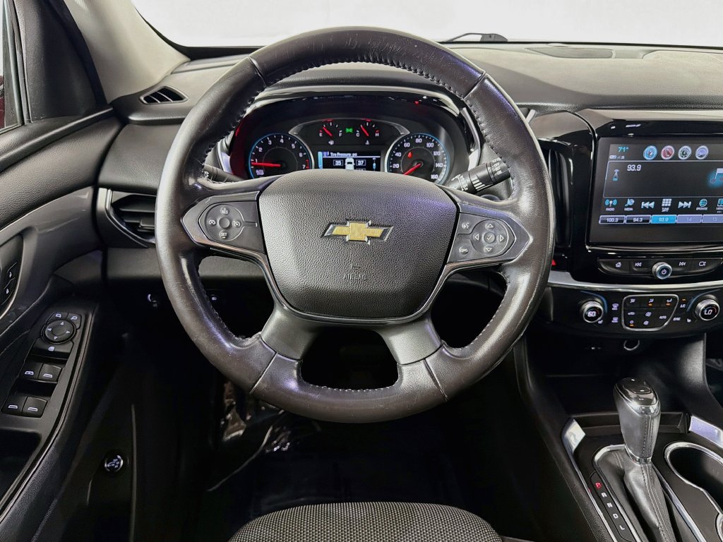 Used 2018 Chevrolet Traverse LT FWD image 11