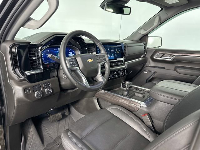 Used 2023 Chevrolet Silverado 1500 LTZ w/ LTZ Premium Package AWD/4WD image 10