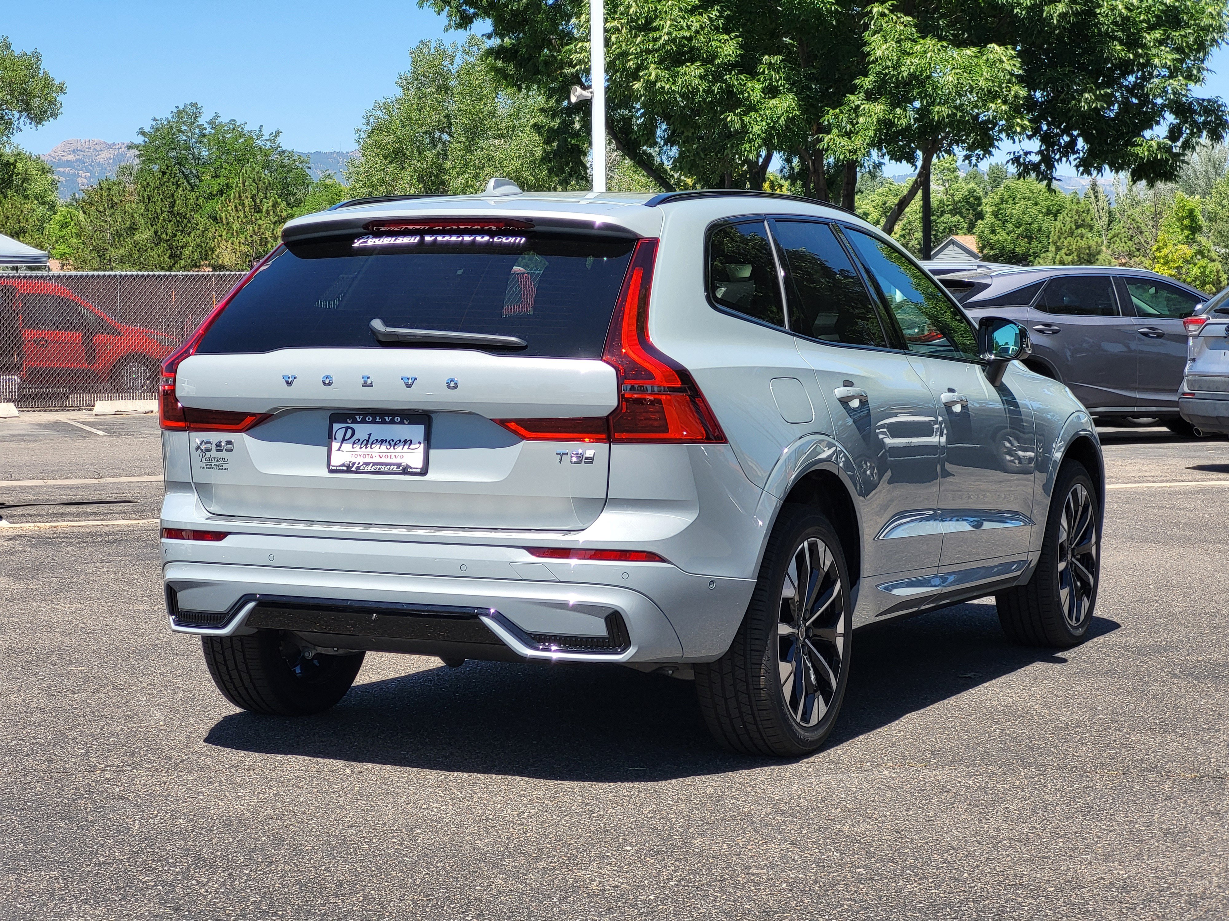 New 2026 Volvo XC60 T8 Plus w/ Protection Package Premier AWD/4WD image 4