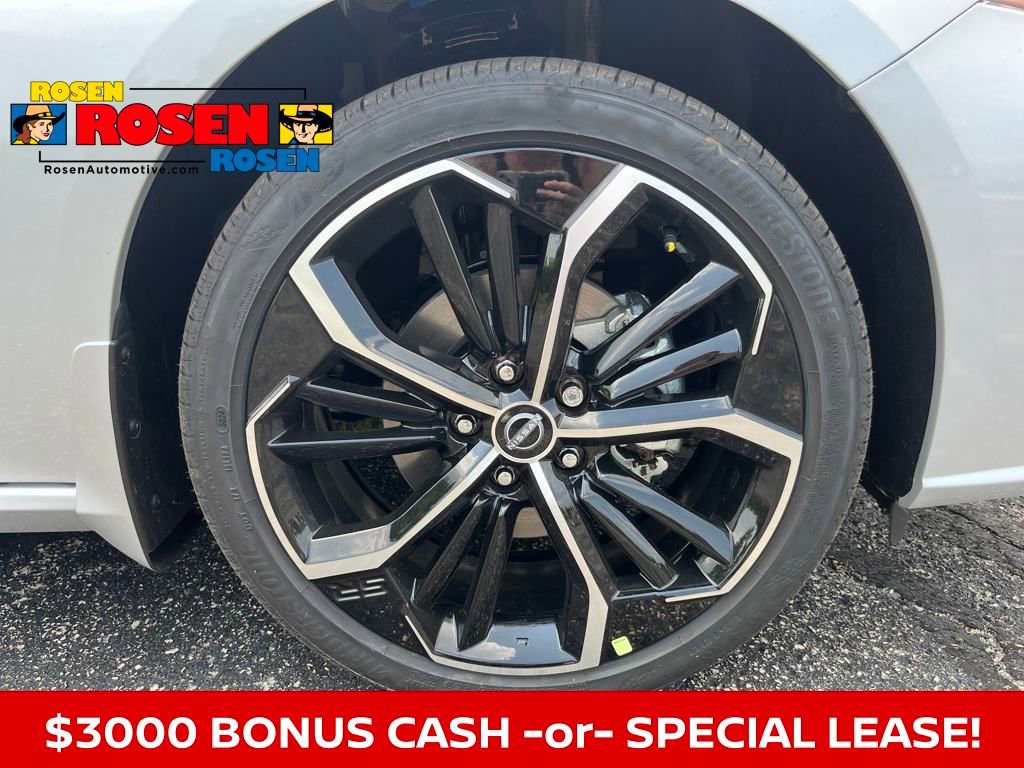 New 2025 Nissan Altima 2.5 SR w/ SR Premium Package image 11