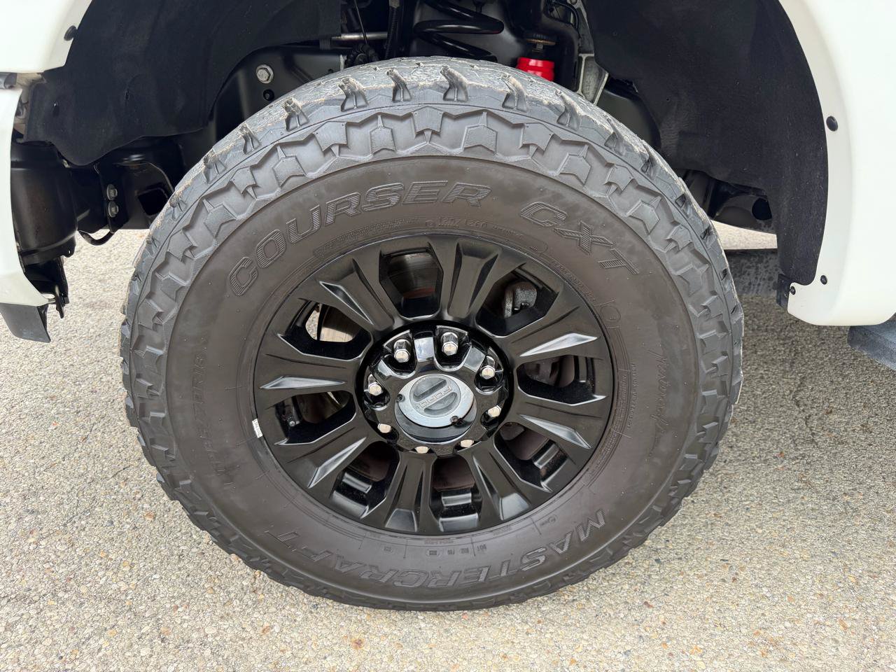 Used 2020 Ford F350 Platinum w/ Tremor Off-Road Package AWD/4WD image 12