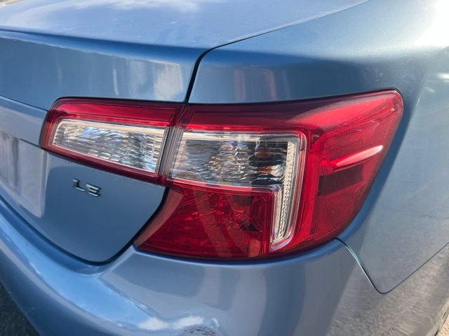 Used 2012 Toyota Camry LE FWD image 12